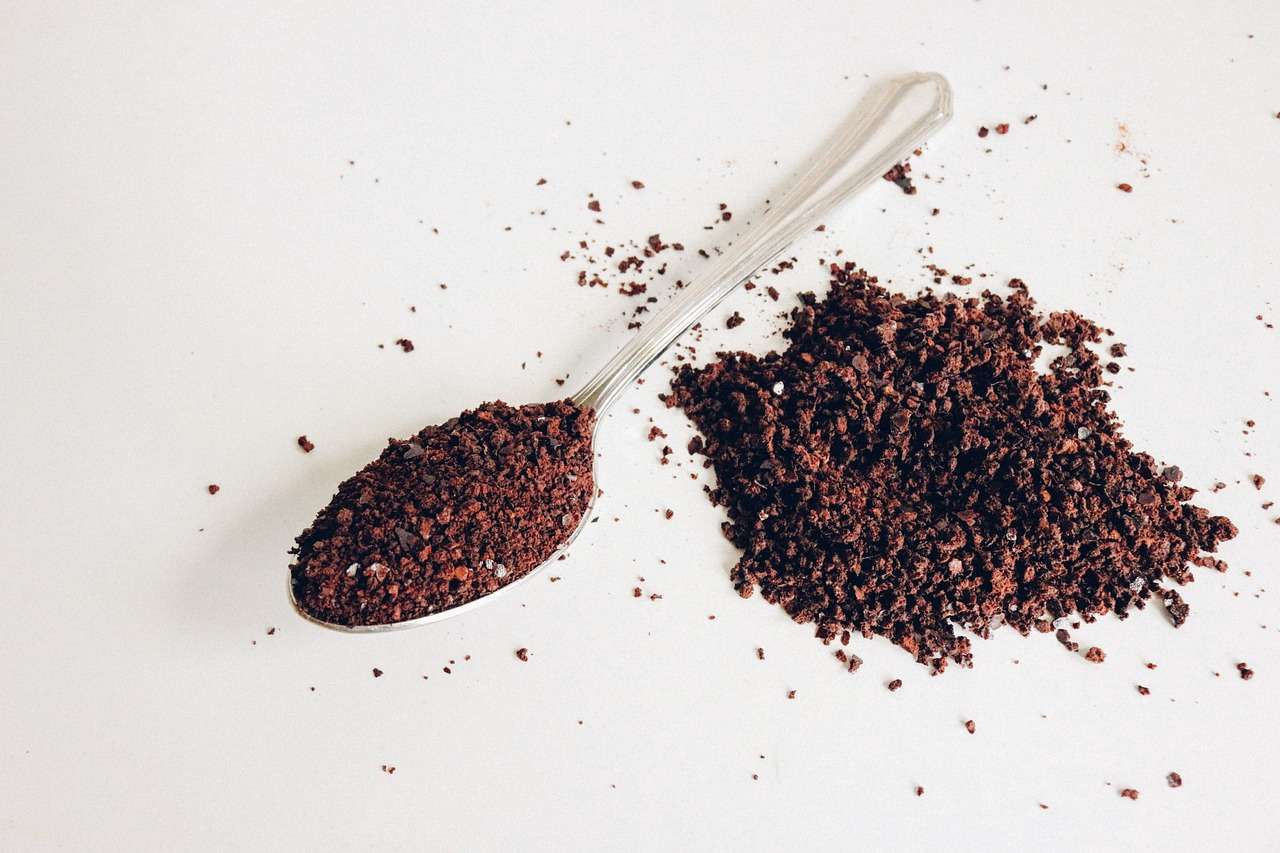 a spoon of instant coffee